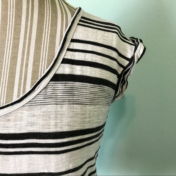 GAP Black & White Stripe Top Size Medium - Picture 2 of 5